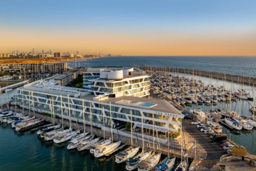 the-yacht_2